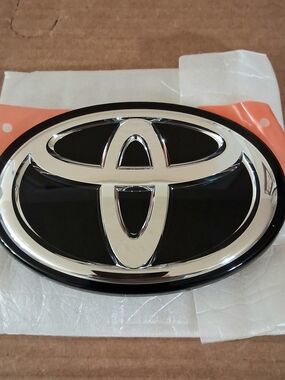2022-2025 Toyota GR86 Chrome & Black Oval Emblem Badge